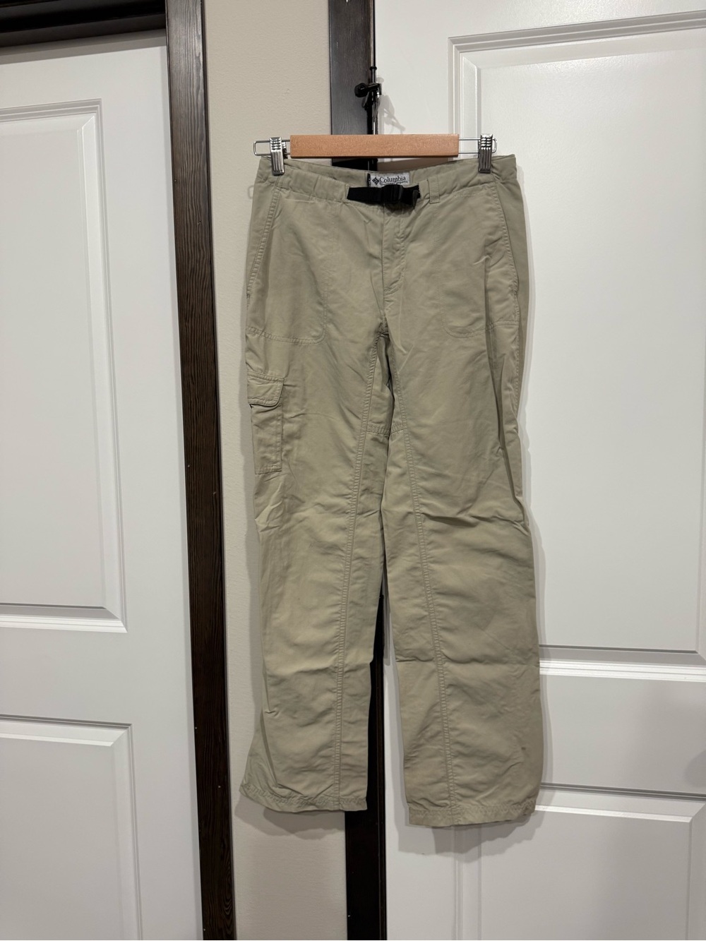 Columbia women’s Tan Outdoor Cargo Pants